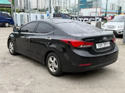 Hyundai Avante 2015, 143868 км, за 2535.27 USD
