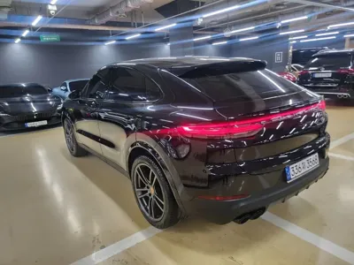 Porsche Cayenne 2022, 64000 км, за 57482.65 USD