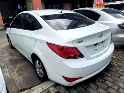 Hyundai Verna 2015, 77000 км, за 3035.26 USD