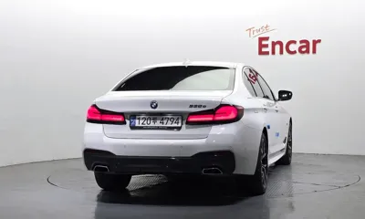 BMW 5-Series 2023, 20147 км, за 32059.78 USD