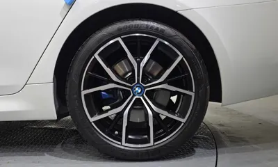 BMW 5-Series 2023, 20147 км, за 32059.78 USD - фото 21