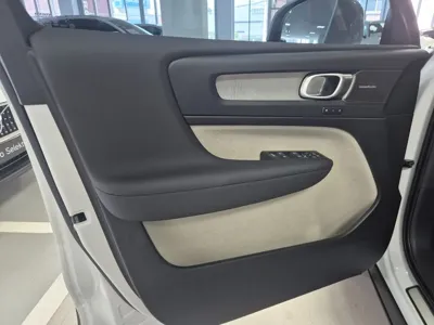 Volvo XC40 2026, 248 км, за 29253.06 USD - фото 11