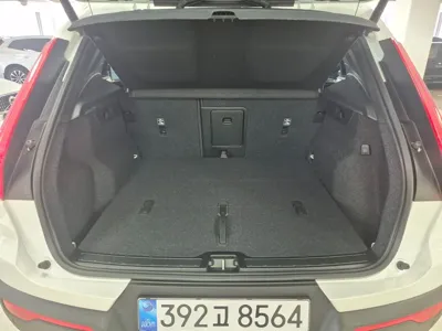 Volvo XC40 2026, 248 км, за 29253.06 USD - фото 18
