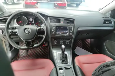 Volkswagen Golf 2017, 42800 км, за 9805 USD - фото 12