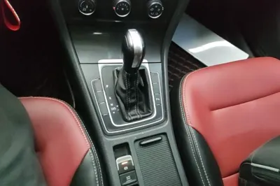 Volkswagen Golf 2017, 42800 км, за 9805 USD - фото 16