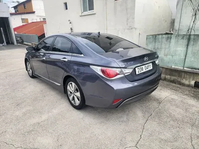 Hyundai Sonata 2013, 113925 км, за 3190.73 USD