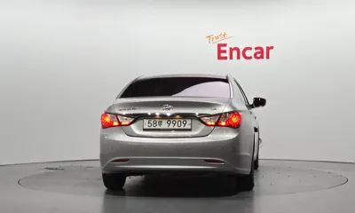 Hyundai Sonata 2014, 111958 км, за 2756.99 USD