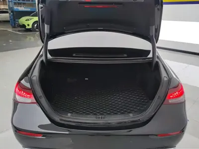 Mercedes-Benz E-Class 2023, 80100 км, за 36431.4 USD