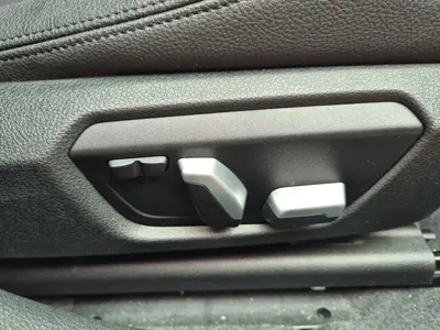 BMW 1-Series 2019, 52230 км, за 13876.23 USD - фото 20
