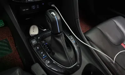 Hyundai Veloster 2018, 77184 км, за 7807.51 USD - фото 9