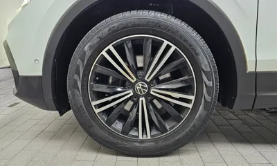Volkswagen Tiguan 2022, 63889 км, за 21172.65 USD