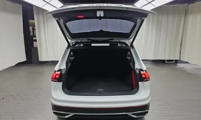 Volkswagen Tiguan 2022, 63889 км, за 21172.65 USD - фото 20