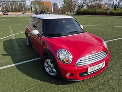 MINI Cooper 2012, 101239 км, за 2619.14 USD
