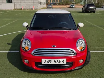 MINI Cooper 2012, 101239 км, за 2619.14 USD