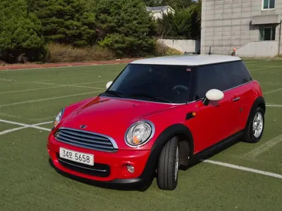 MINI Cooper 2012, 101239 км, за 2619.14 USD
