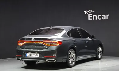 Hyundai Grandeur 2018, 143527 км, за 8912.32 USD
