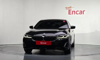 BMW 5-Series 2022, 61807 км, за 22924.32 USD