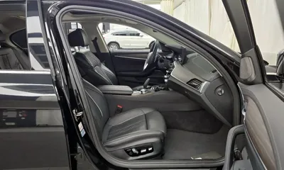 BMW 5-Series 2022, 61807 км, за 22924.32 USD - фото 11