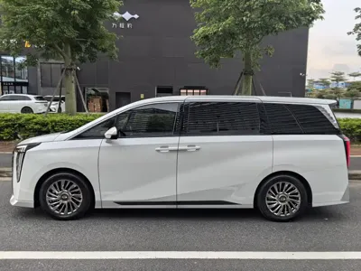GAC Motor Trumpchi M8 2023, 100000 км, за 27701.97 USD