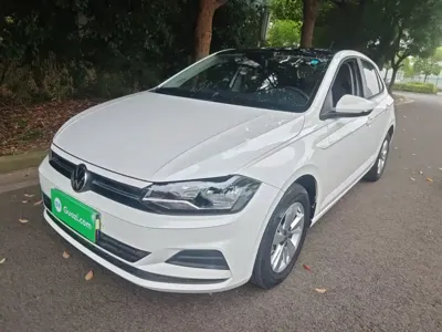 Volkswagen Polo 2022, 14100 км, за 8740.27 USD