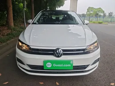 Volkswagen Polo 2022, 14100 км, за 8740.27 USD