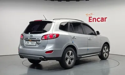 Hyundai Santafe 2012, 62085 км, за 4225.44 USD