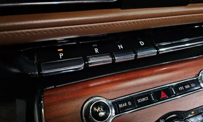 Lincoln Aviator 2021, 87128 км, за 20677.43 USD - фото 9