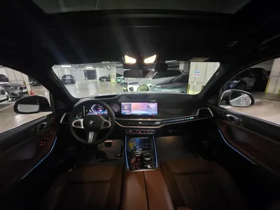 BMW X7 2025, 10603 км, за 81967.29 USD - фото 7