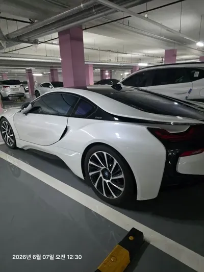 BMW i8 2015, 120000 км, за 37088.09 USD