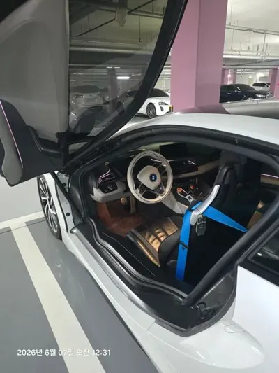 BMW i8 2015, 120000 км, за 37088.09 USD