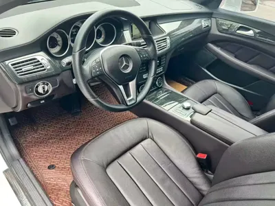 Mercedes-Benz CLS 2014, 56000 км, за 17362.82 USD