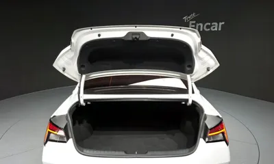 Hyundai Avante 2021, 62060 км, за 12165.93 USD - фото 32
