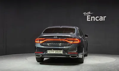 Hyundai Grandeur 2018, 117974 км, за 8403.91 USD