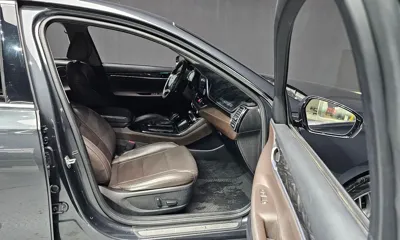 Hyundai Grandeur 2018, 117974 км, за 8400.07 USD - фото 10