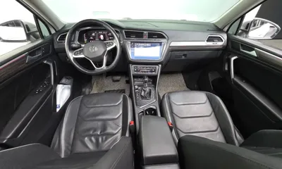Volkswagen Tiguan 2023, 41351 км, за 18962.67 USD - фото 7
