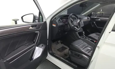 Volkswagen Tiguan 2023, 41351 км, за 18962.67 USD - фото 10