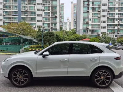Porsche Cayenne 2020, 103000 км, за 34527.71 USD
