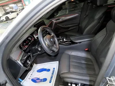 BMW 5-Series 2023, 22591 км, за 28609.18 USD - фото 6