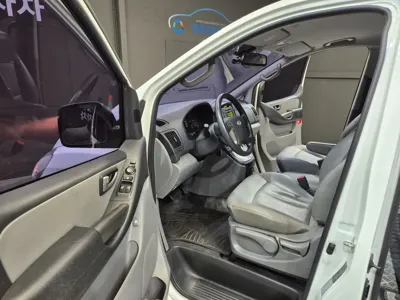 Hyundai Starex 2014, 146162 км, за 6045.63 USD - фото 13