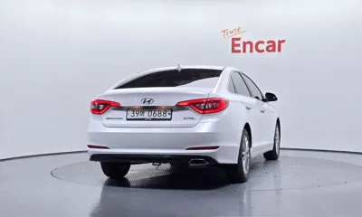 Hyundai Sonata 2016, 95042 км, за 7488.44 USD