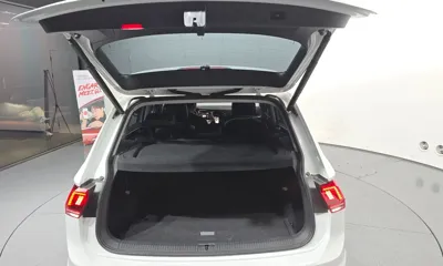 Volkswagen Tiguan 2020, 64630 км, за 13900.65 USD - фото 20
