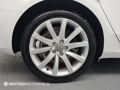 Audi A4 2014, 63346 км, за 4791.91 USD