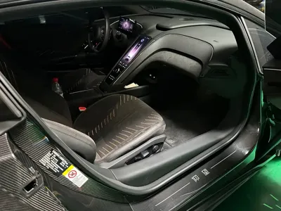 Yangwang Yangwang U9 2024, 1000 км, за 214825.42 USD