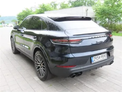 Porsche Cayenne 2022, 61000 км, за 58234.7 USD