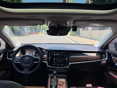 Volvo S90 2019, 55000 км, за 18123.13 USD - фото 7