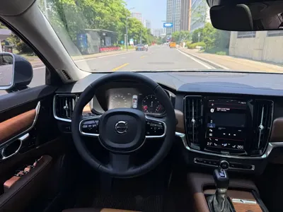 Volvo S90 2019, 55000 км, за 18123.13 USD - фото 15