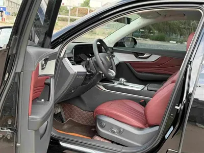Hongqi Hongqi HS5 2025, 14000 км, за 18216.24 USD - фото 7