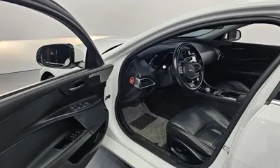 Jaguar XE 2016, 142856 км, за 4294.68 USD - фото 10