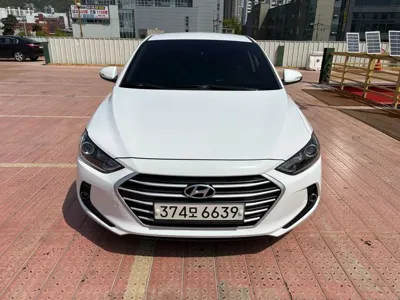 Hyundai Avante 2018, 153387 км, за 4755.7 USD