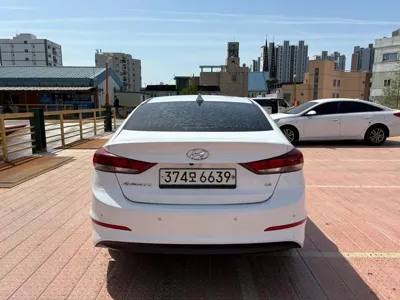 Hyundai Avante 2018, 153387 км, за 4755.7 USD